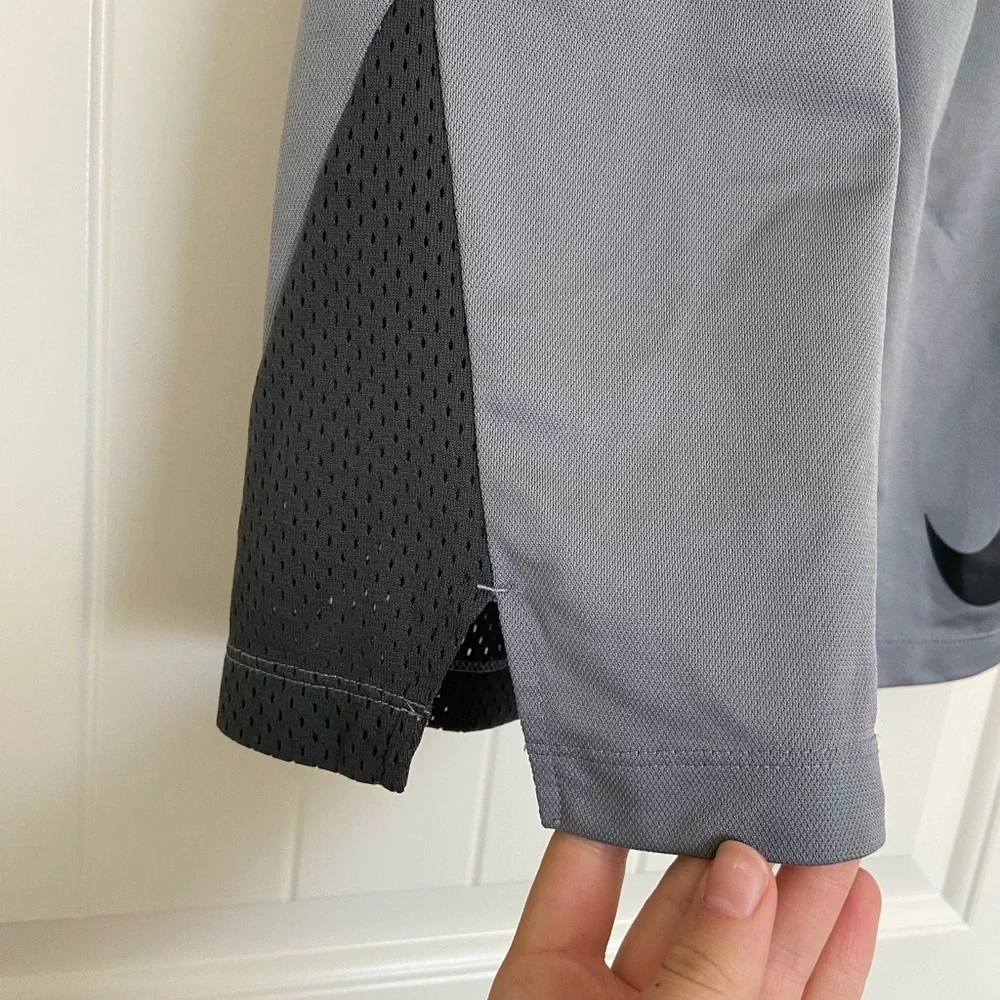 Nike boy’s gray dri-fit athletic‎ shorts — medium